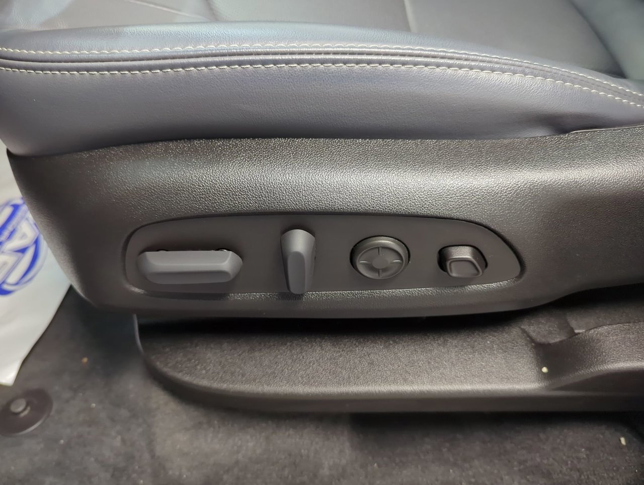 2023 Buick Enclave Premium-11