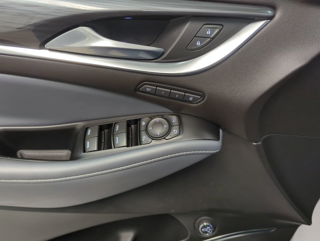 2023 Buick Enclave Premium-12