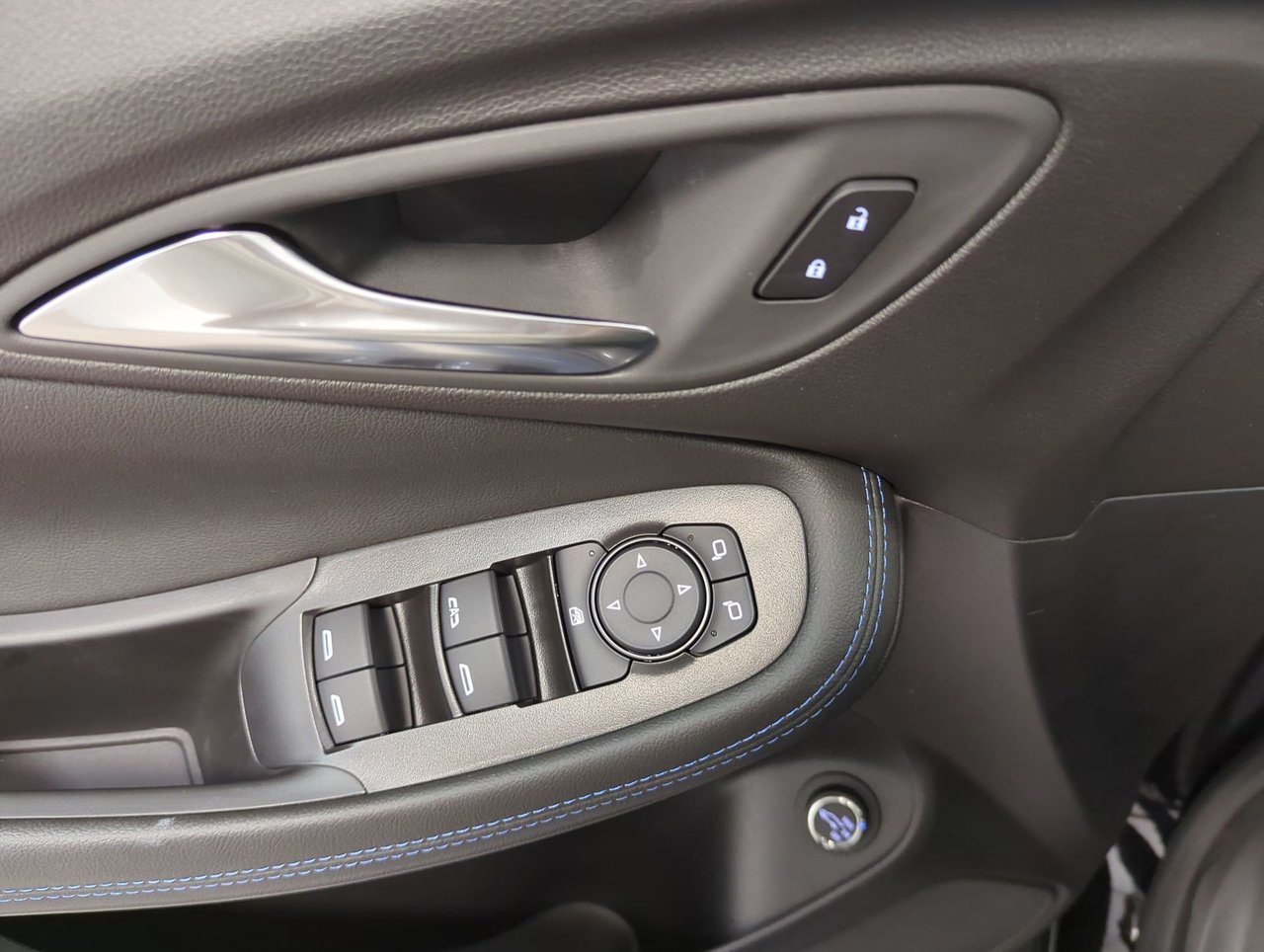 2025 Buick Encore GX Sport Touring-12