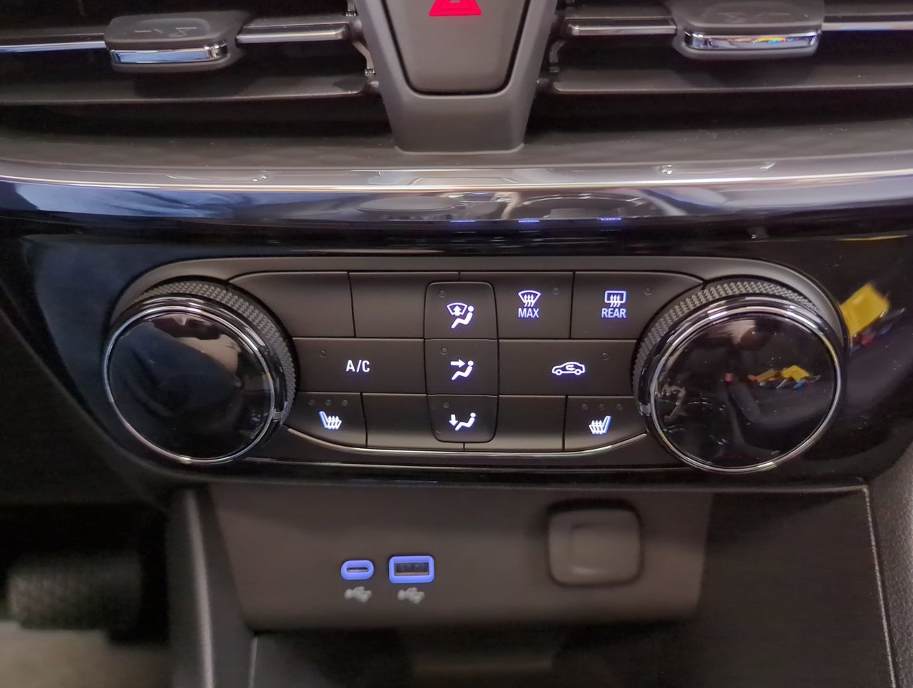 2025 Buick Encore GX Sport Touring-17