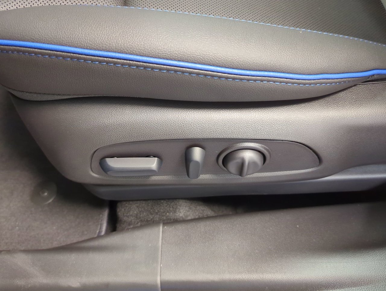 2025 Buick Encore GX Sport Touring-11