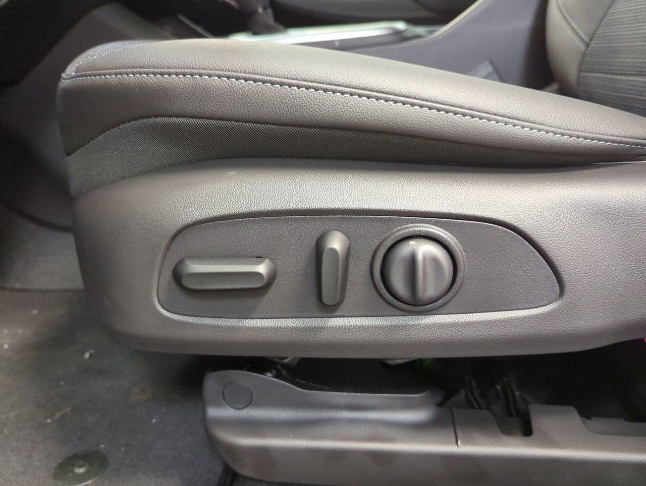 2025 Buick Envista Preferred-11