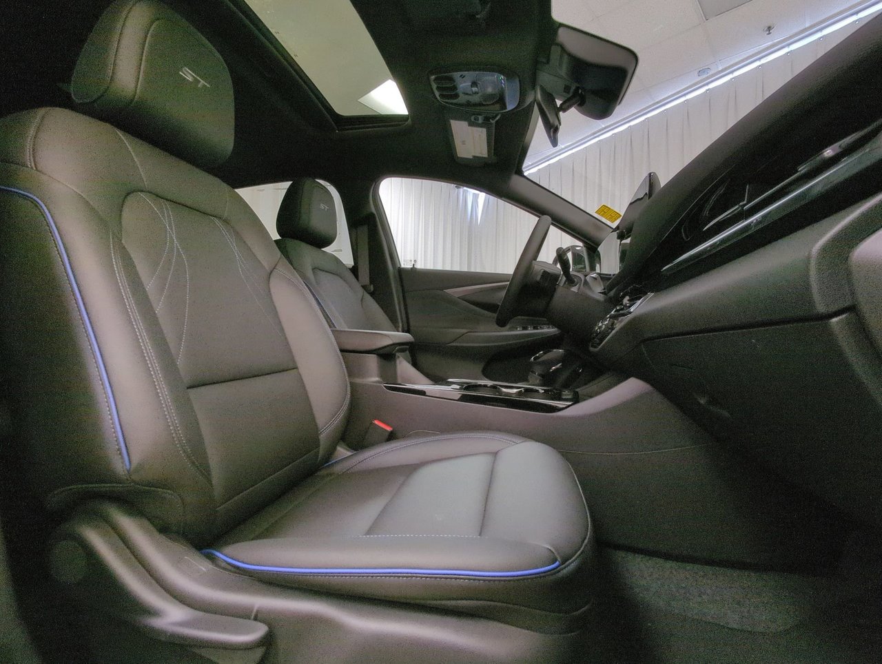 2025 Buick Envista Sport Touring-23