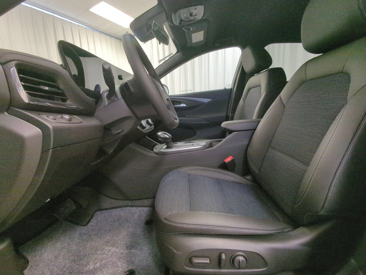 2025 Buick Envista Preferred-10