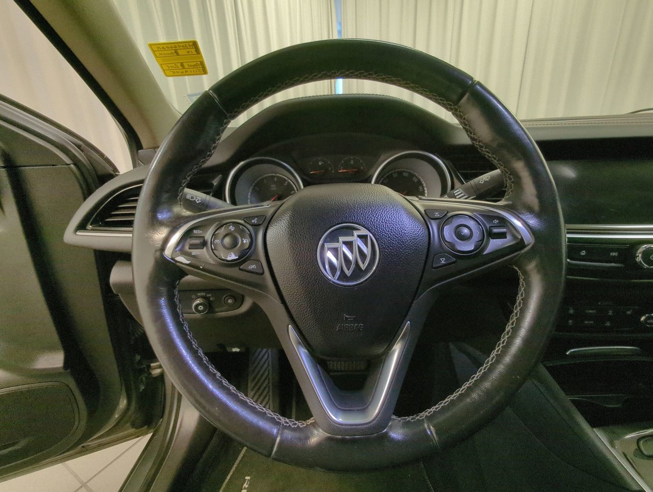 2018 Buick Regal Sportback Essence-13