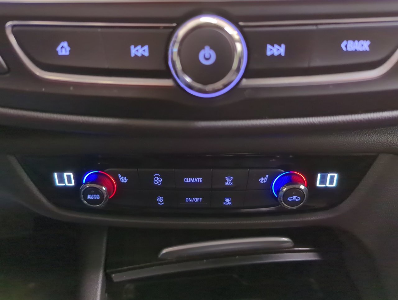 2018 Buick Regal Sportback Essence-17