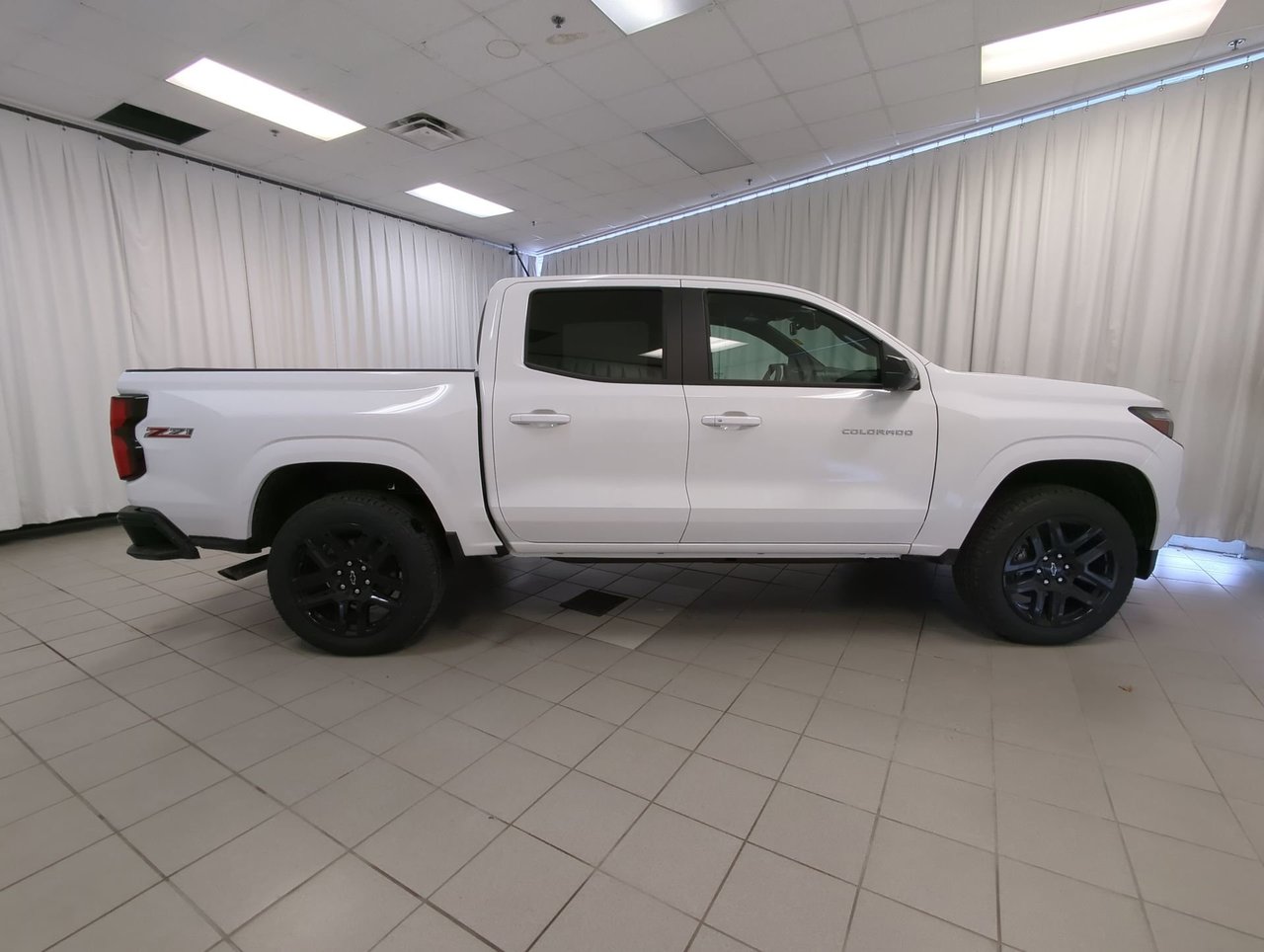 2025 Chevrolet Colorado Z71-8