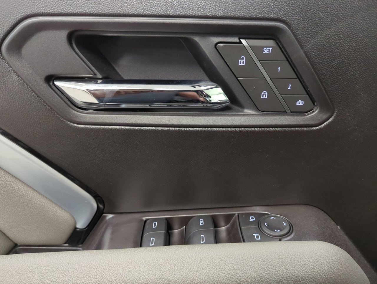 2025 Chevrolet Colorado ZR2-12