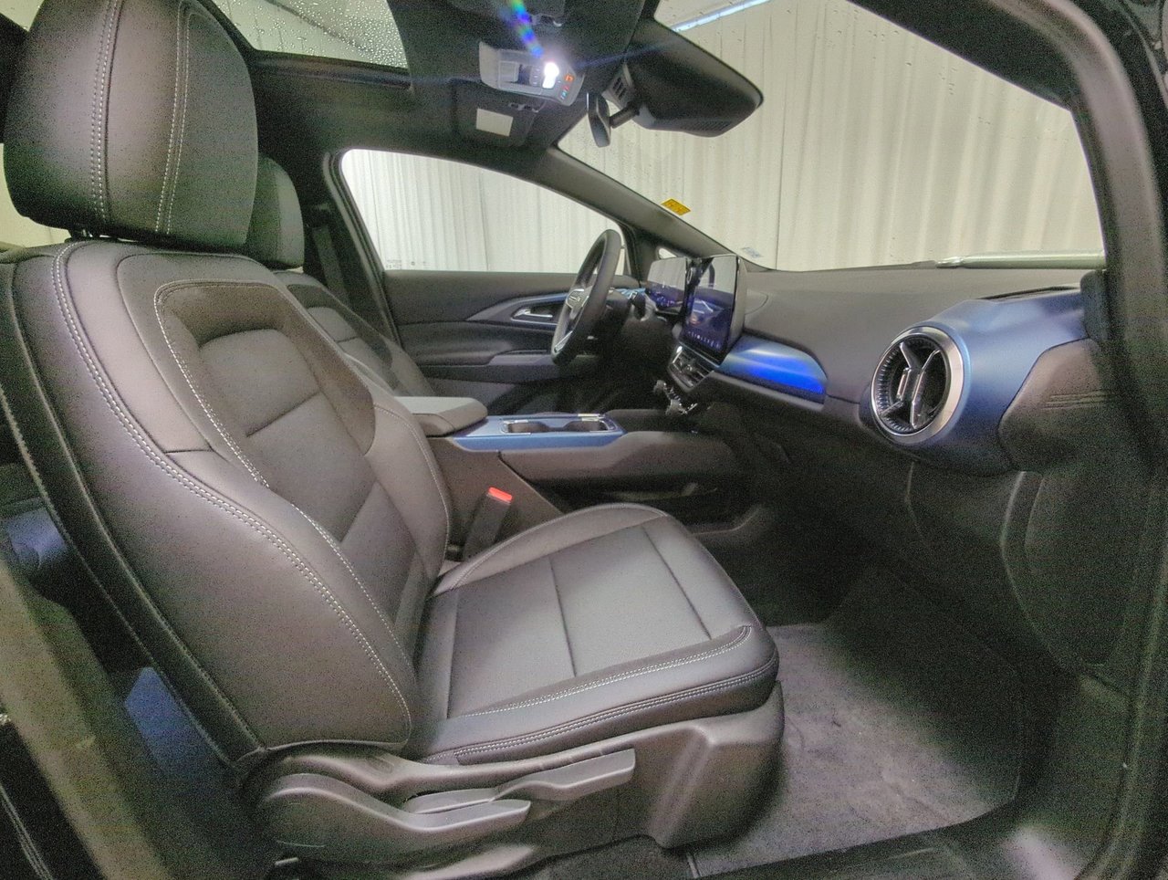 2025 Chevrolet Equinox EV 2LT-24