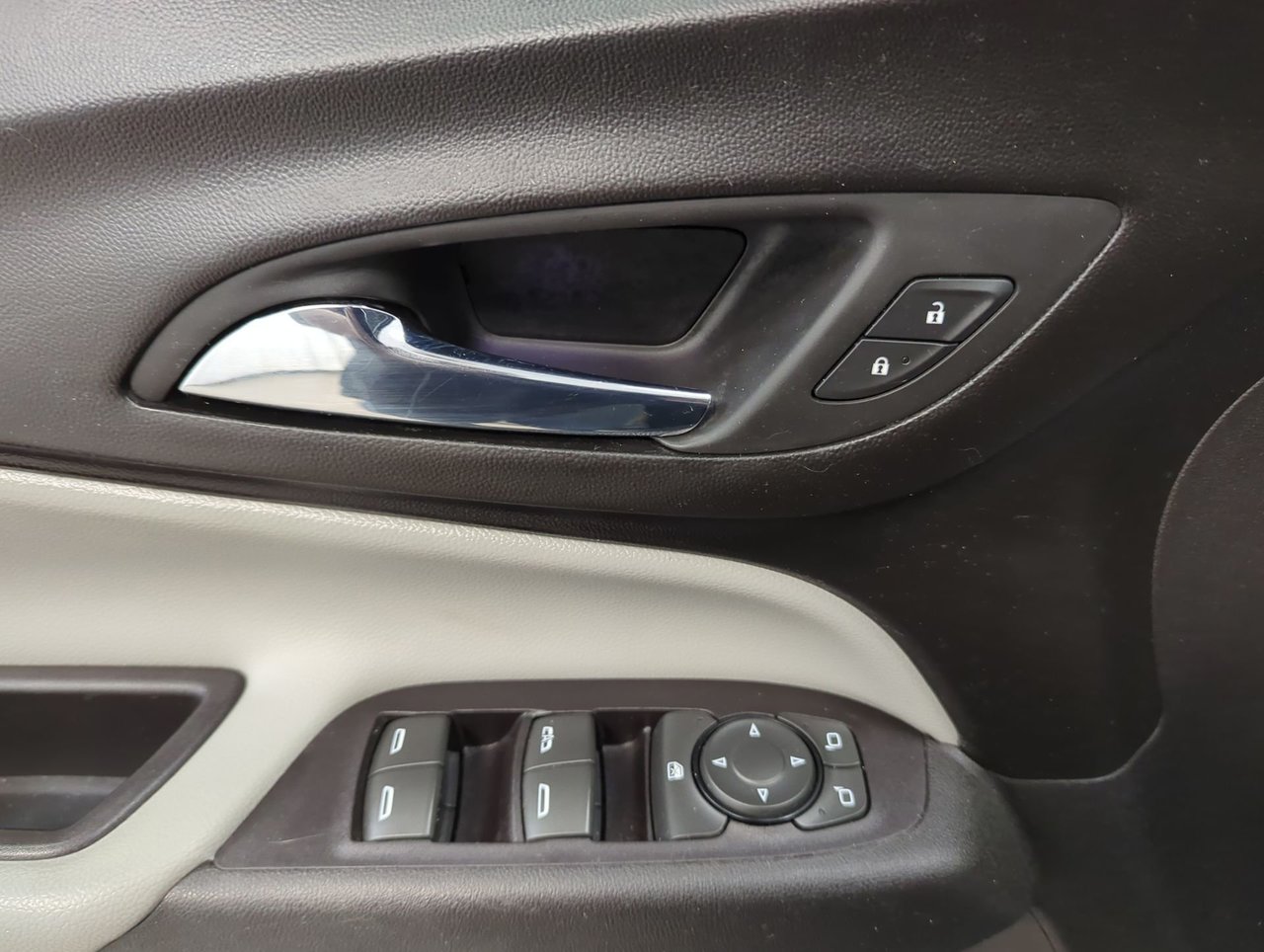 2018 Chevrolet Equinox LS-12