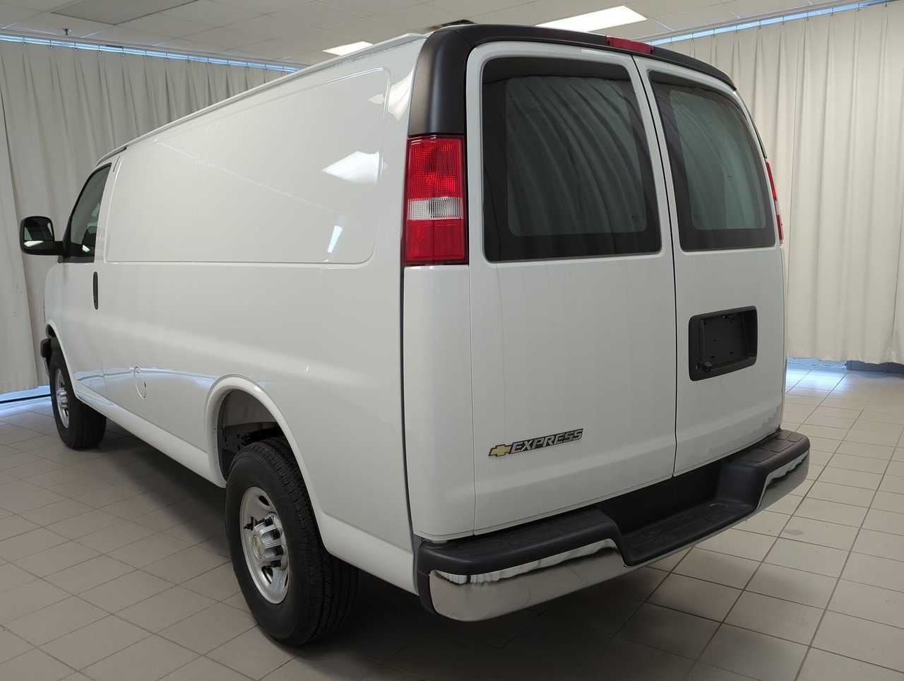 2025 Chevrolet Express Cargo 2500 WT 135''-5