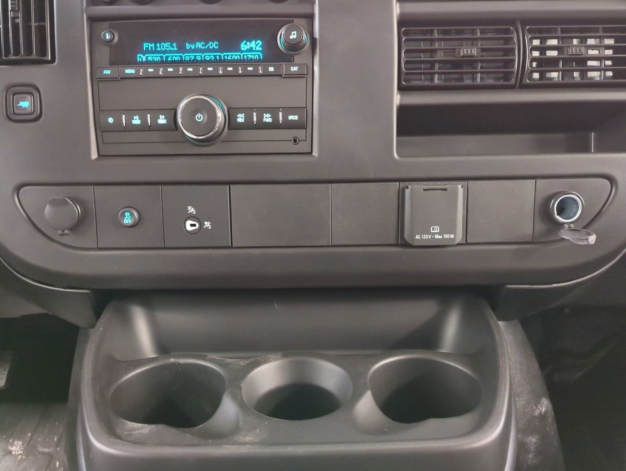 2025 Chevrolet Express Cargo 2500 WT 135''-18