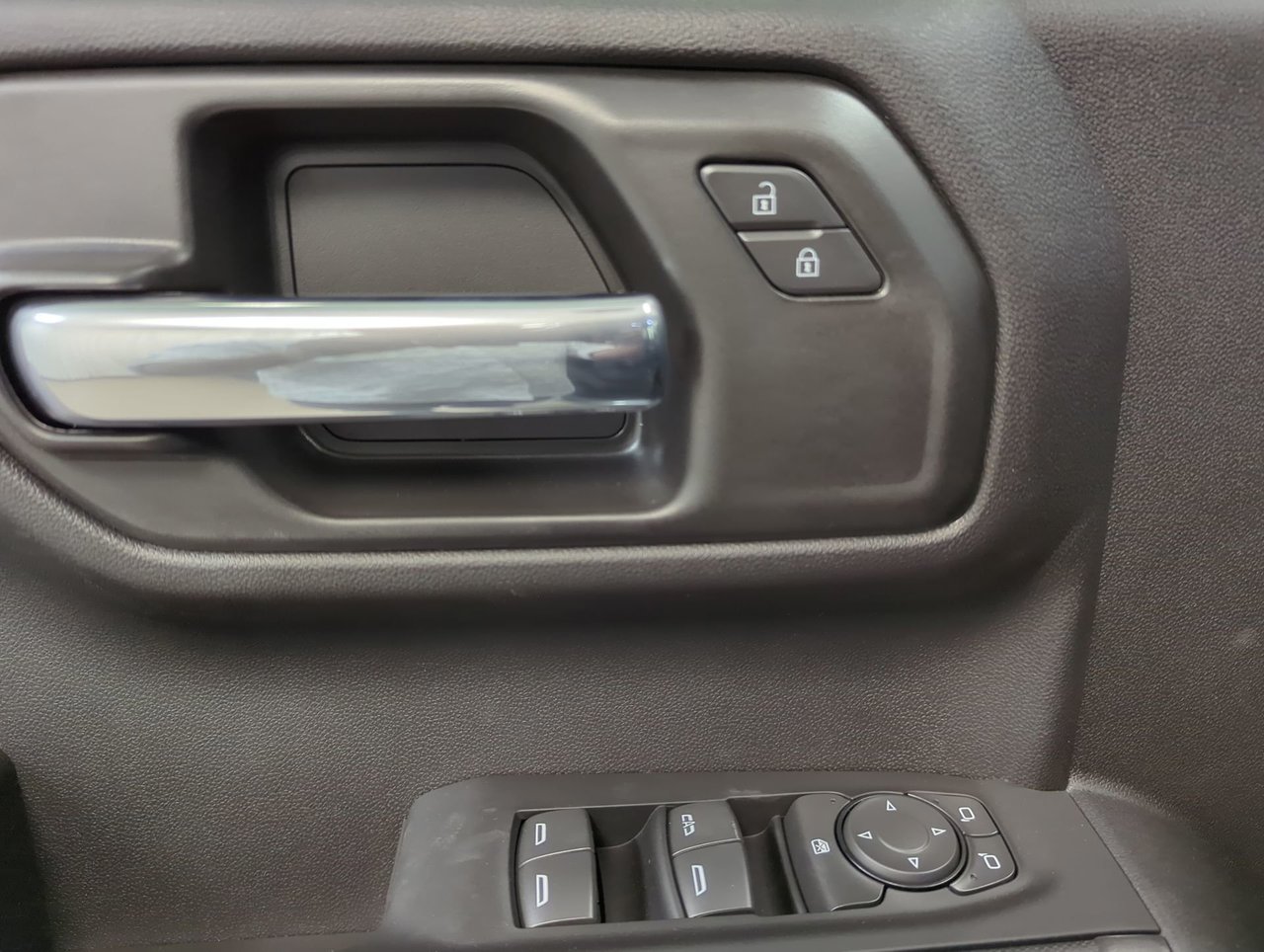 2026 Chevrolet Silverado 1500 Custom-12