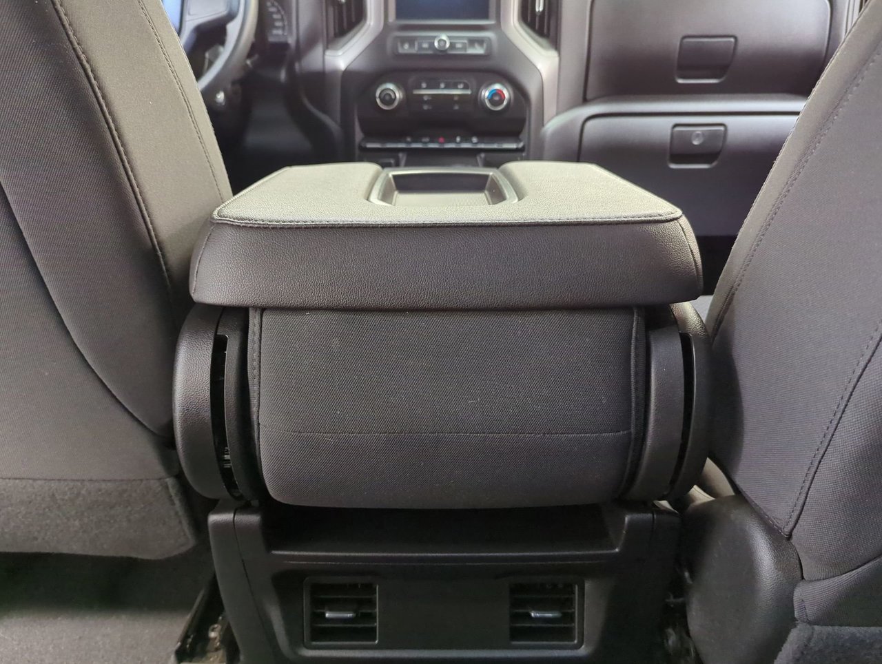 2022 Chevrolet Silverado 1500 LTD Custom Trail Boss-19