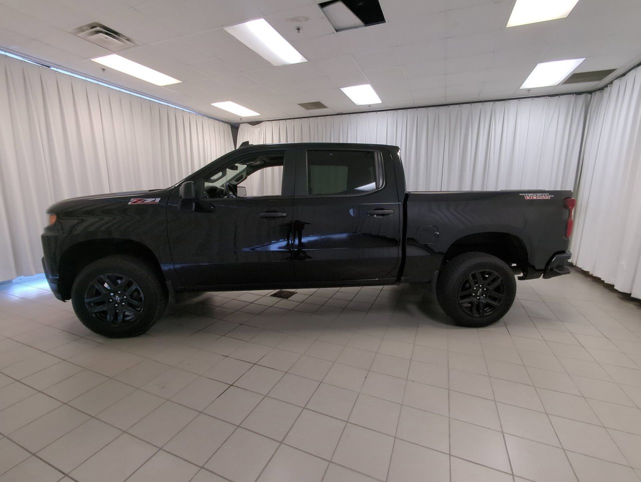 2022 Chevrolet Silverado 1500 LTD Custom Trail Boss-4