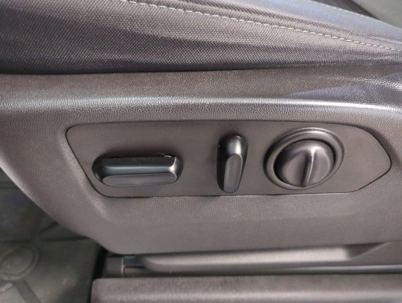 2019 Chevrolet Silverado 1500 LT-11