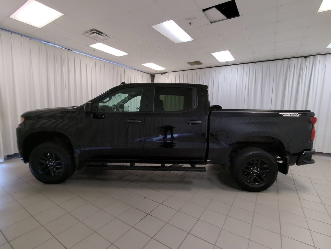 2021 Chevrolet Silverado 1500 Custom Trail Boss-4