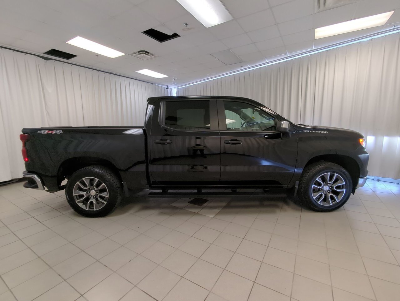2022 Chevrolet Silverado 1500 LT-8