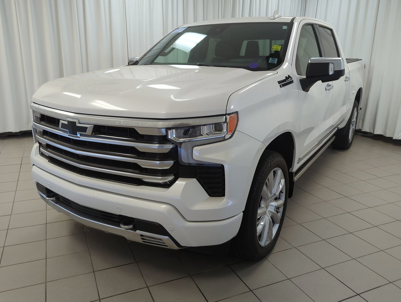 2023 Chevrolet Silverado 1500 High Country-3