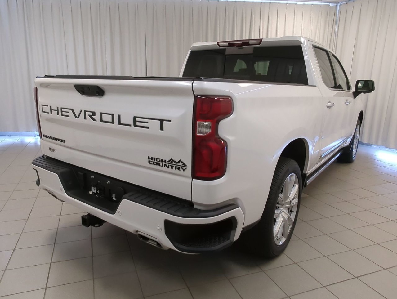 2023 Chevrolet Silverado 1500 High Country-7