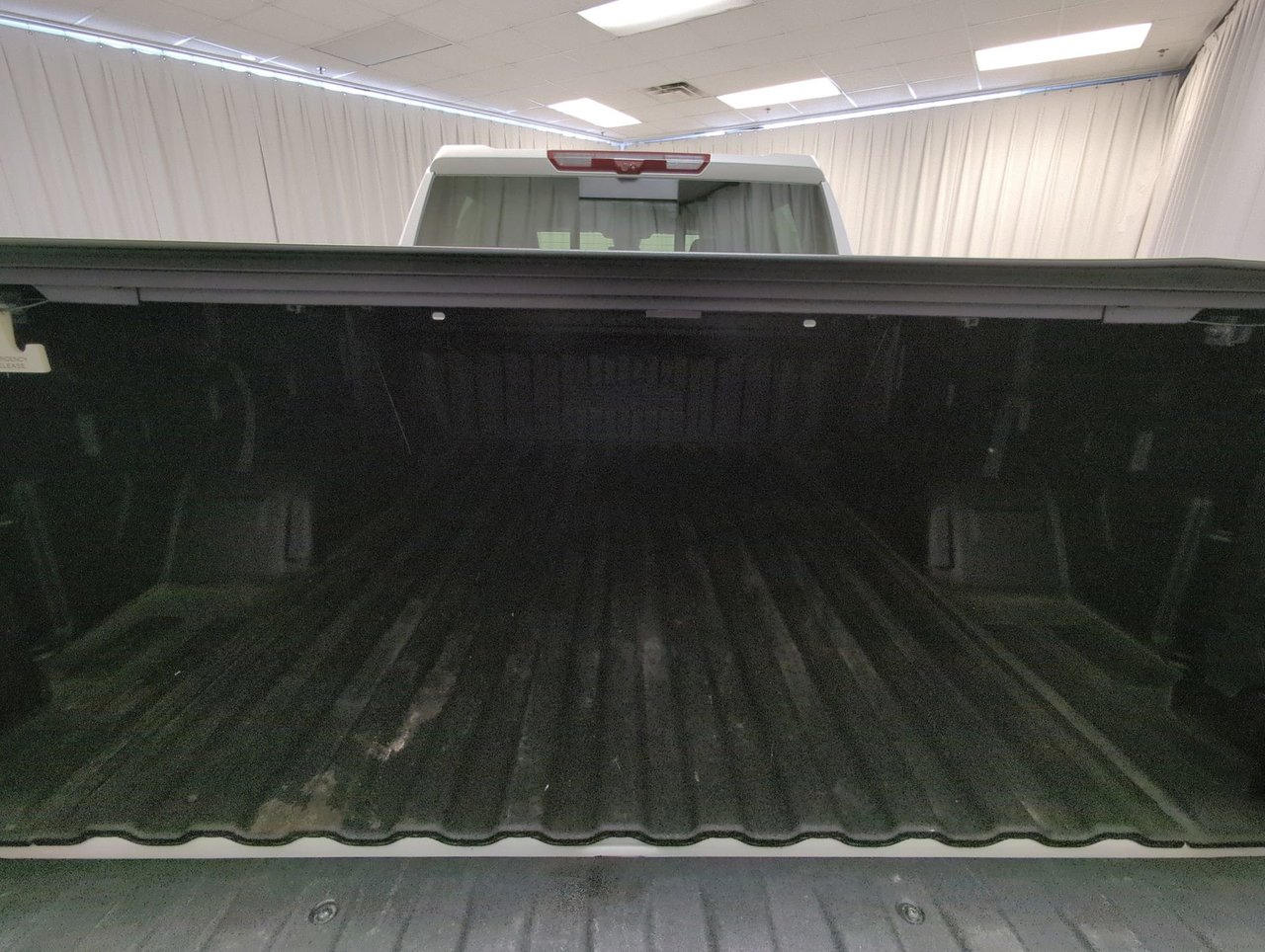 2023 Chevrolet Silverado 1500 High Country-23