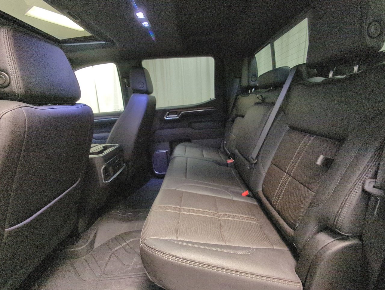 2023 Chevrolet Silverado 1500 High Country-22