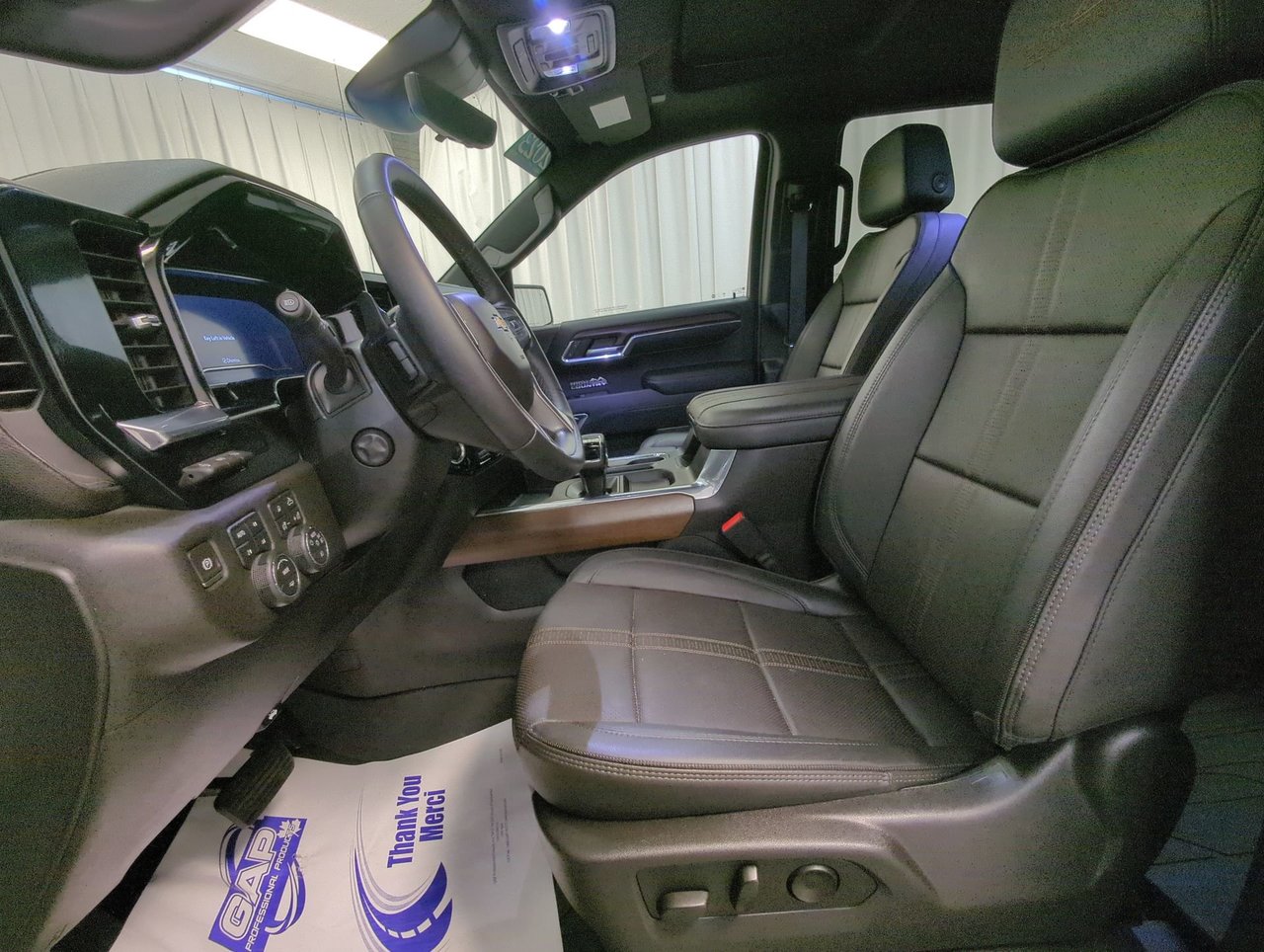 2023 Chevrolet Silverado 1500 High Country-10