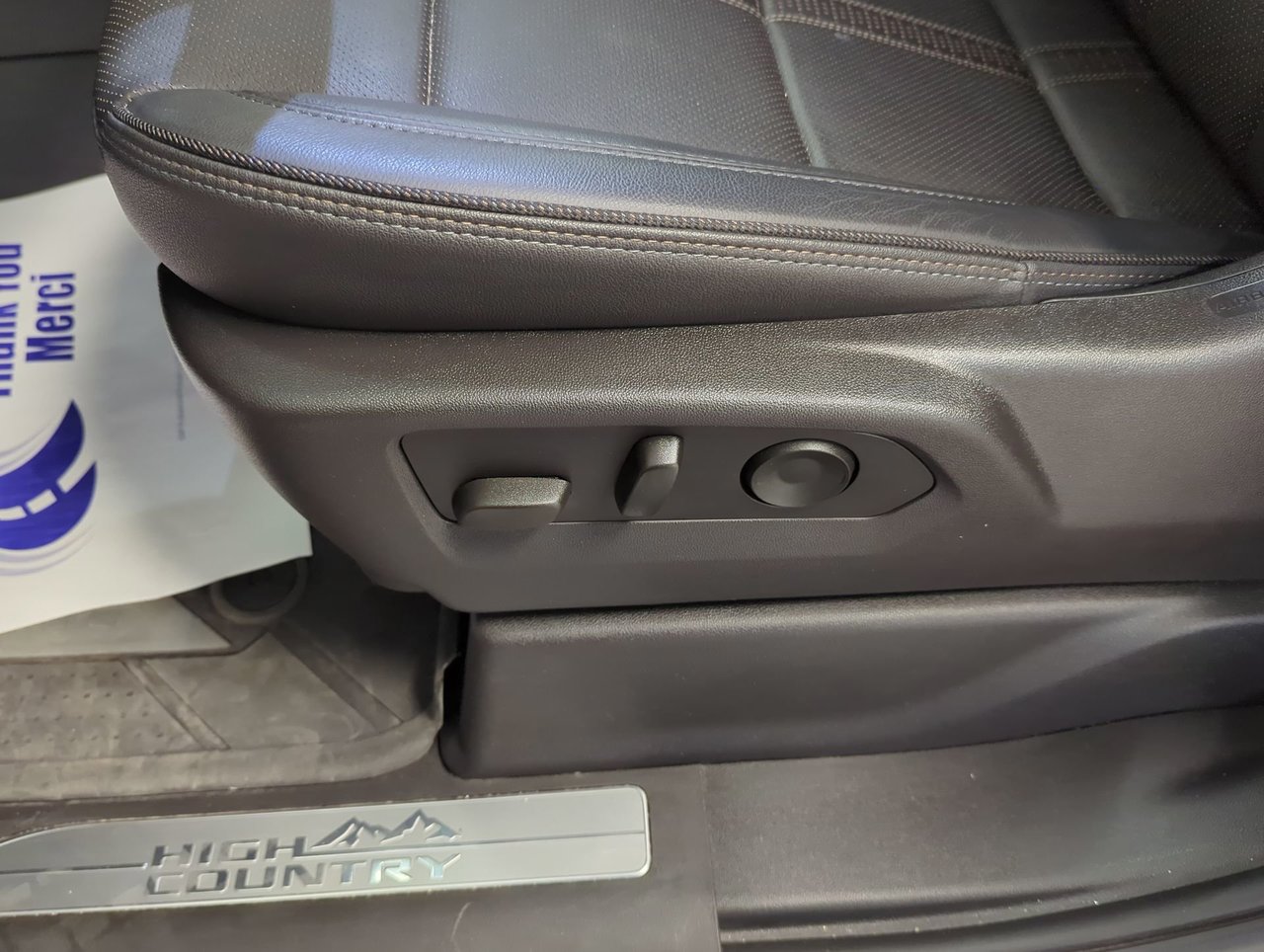 2023 Chevrolet Silverado 1500 High Country-11