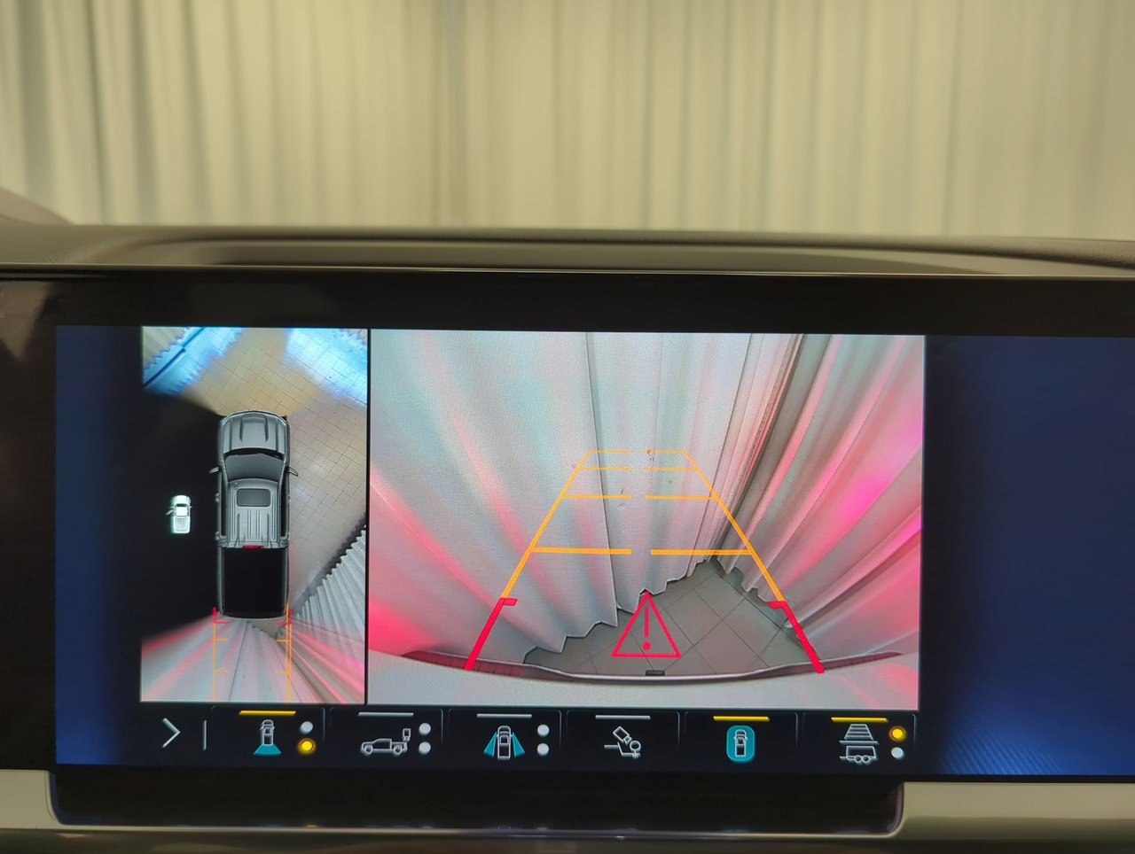 2023 Chevrolet Silverado 1500 High Country-16