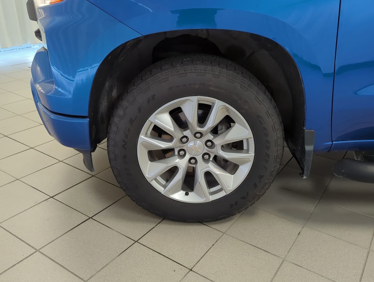 2023 Chevrolet Silverado 1500 Custom-9