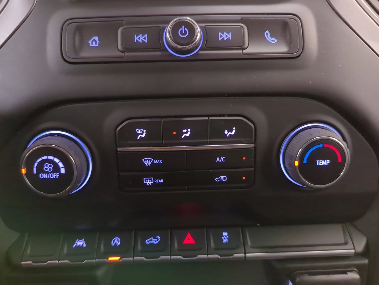 2023 Chevrolet Silverado 1500 Custom-17