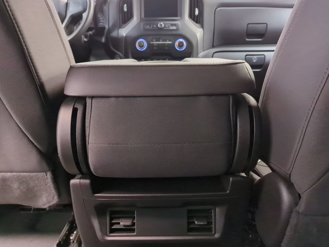 2023 Chevrolet Silverado 1500 Custom-19