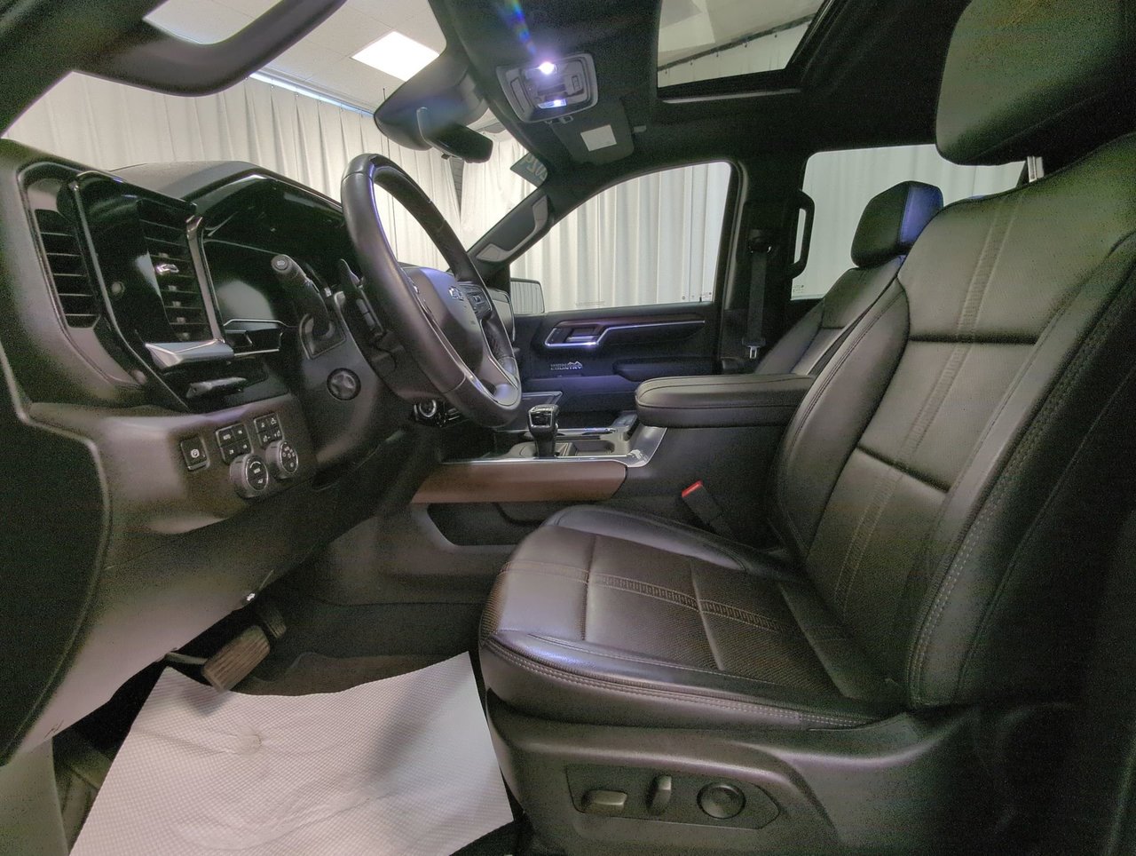 2024 Chevrolet Silverado 1500 High Country-10