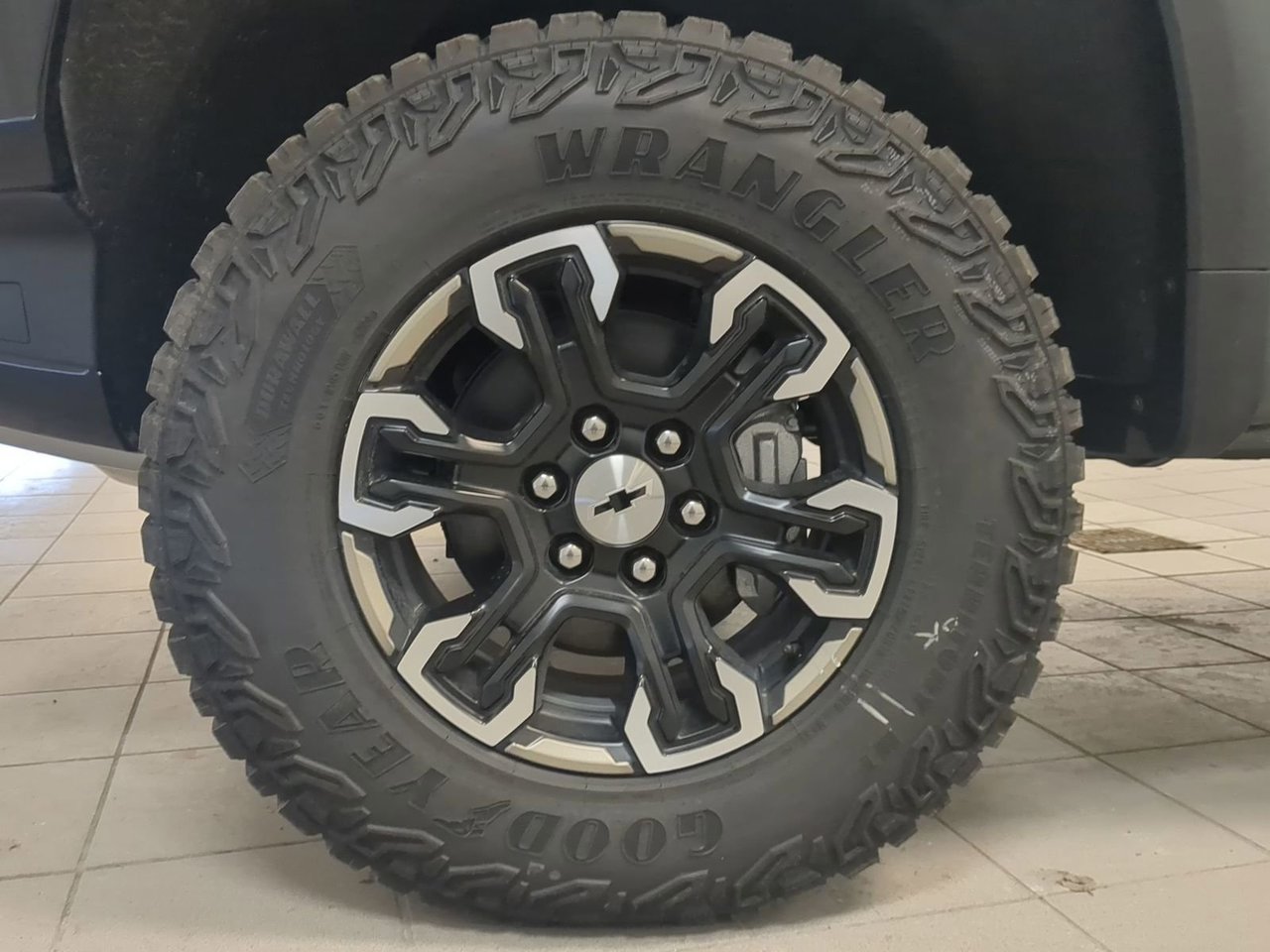 2025 Chevrolet Silverado 1500 ZR2-9