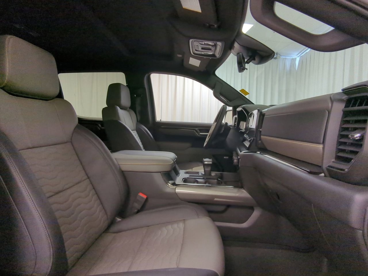 2025 Chevrolet Silverado 1500 ZR2-23