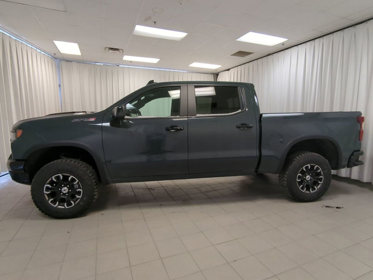 2025 Chevrolet Silverado 1500 ZR2-4