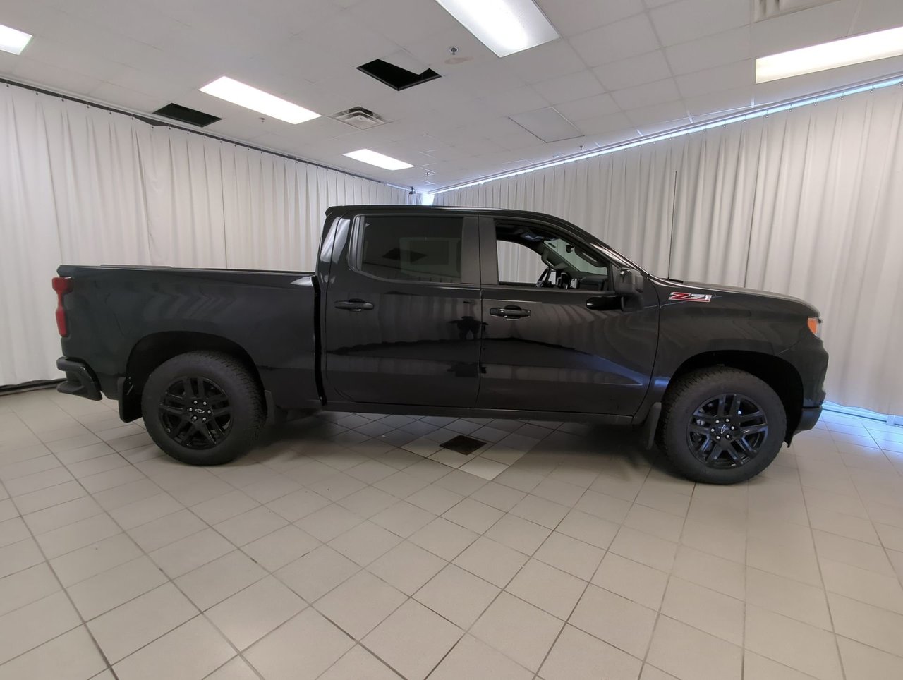 2025 Chevrolet Silverado 1500 RST-8