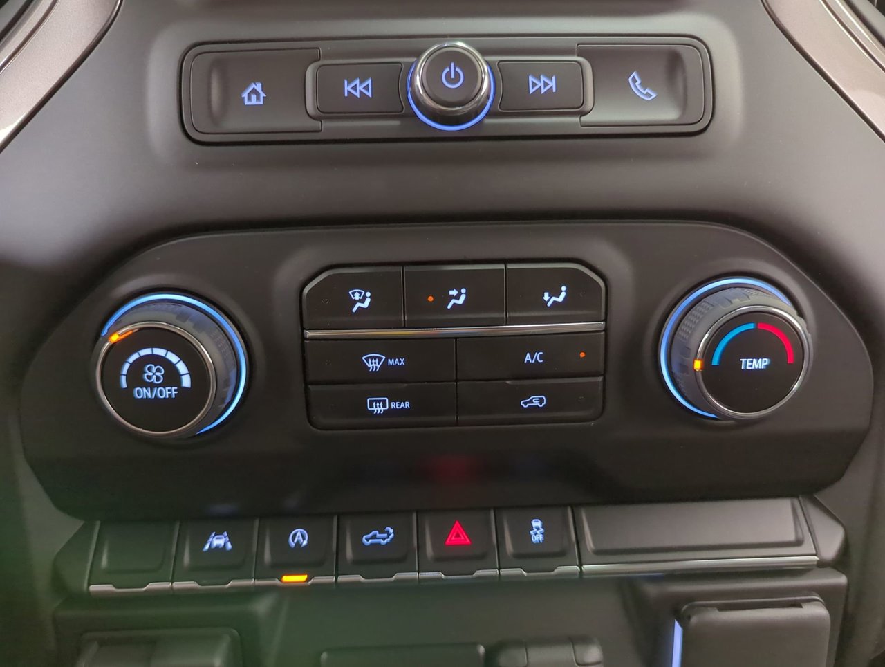 2025 Chevrolet Silverado 1500 Custom-17