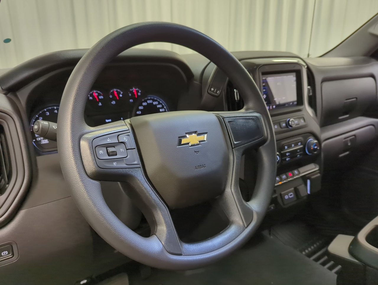 2025 Chevrolet Silverado 1500 Custom-18