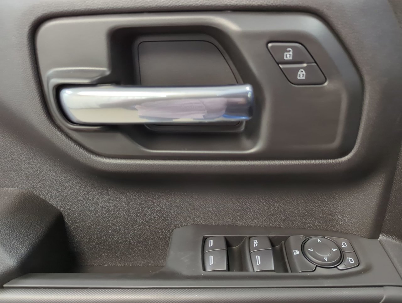 2025 Chevrolet Silverado 1500 Custom-12