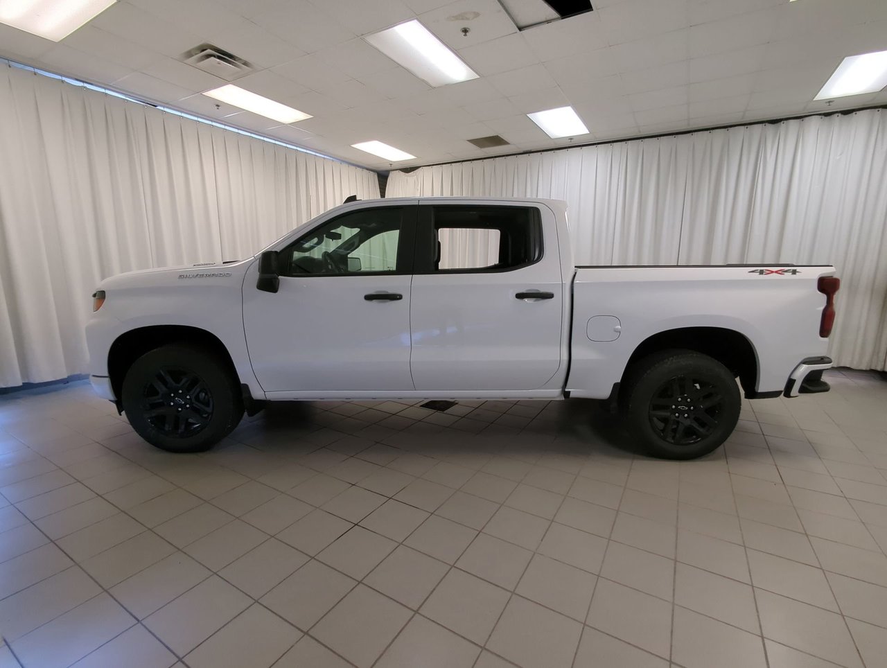 2025 Chevrolet Silverado 1500 Custom-4