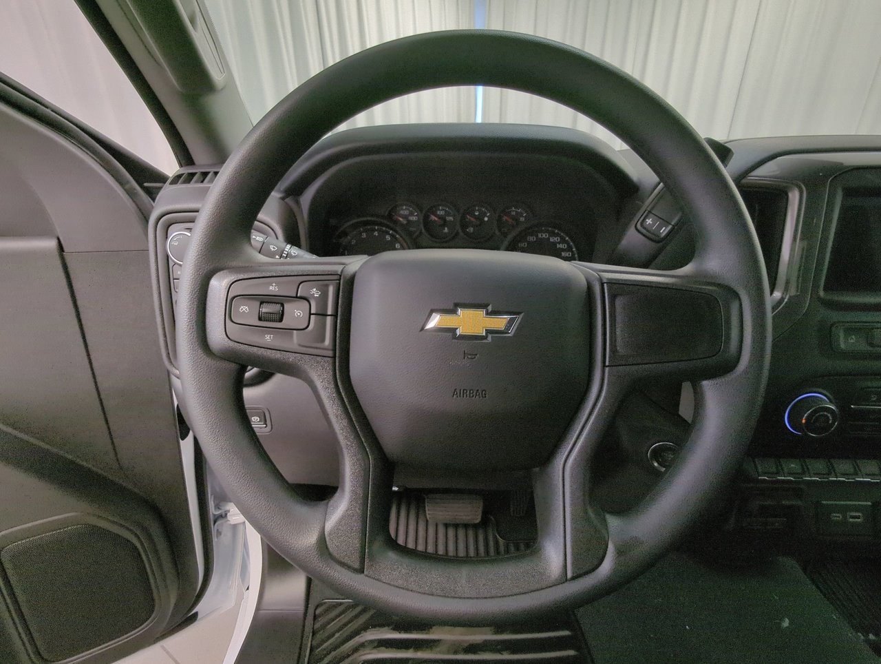 2025 Chevrolet Silverado 1500 Custom-13