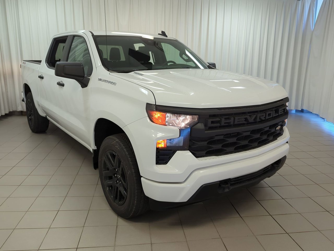 2025 Chevrolet Silverado 1500 Custom-1