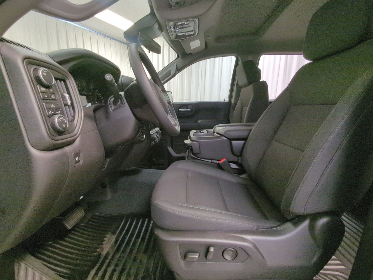 2025 Chevrolet Silverado 1500 Custom-10