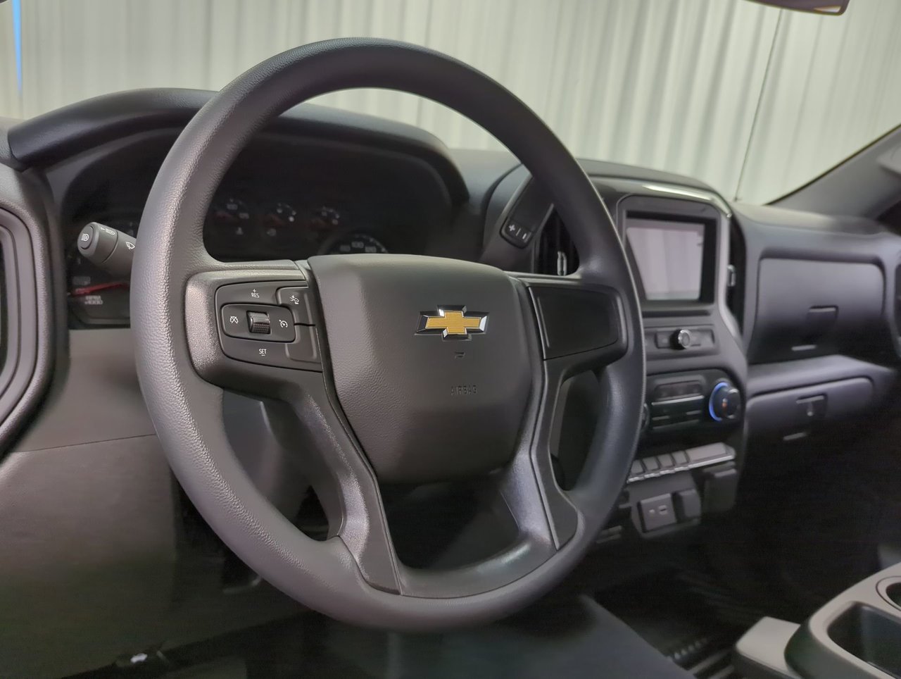 2025 Chevrolet Silverado 1500 Custom-18