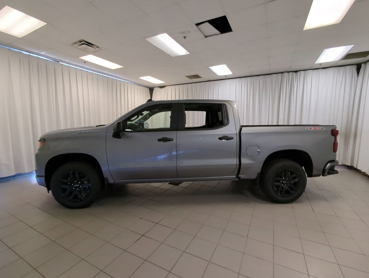 2025 Chevrolet Silverado 1500 Custom-4