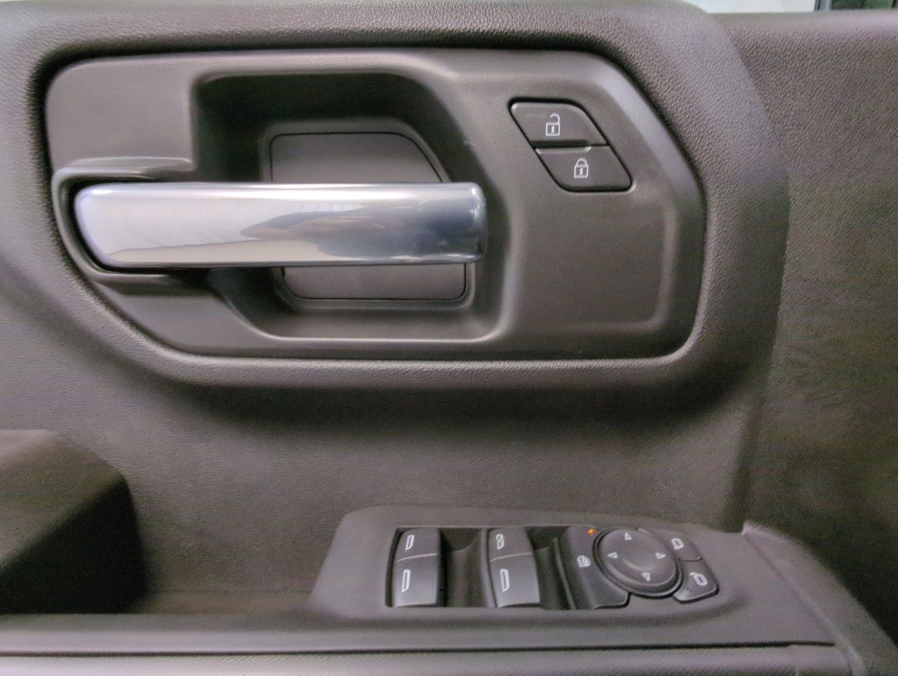 2025 Chevrolet Silverado 1500 Custom-12