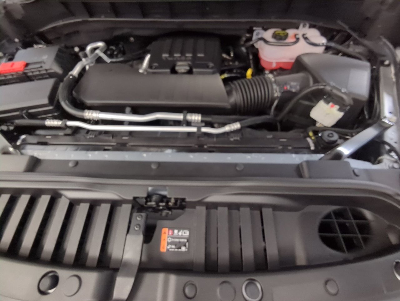 2025 Chevrolet Silverado 1500 Custom-25