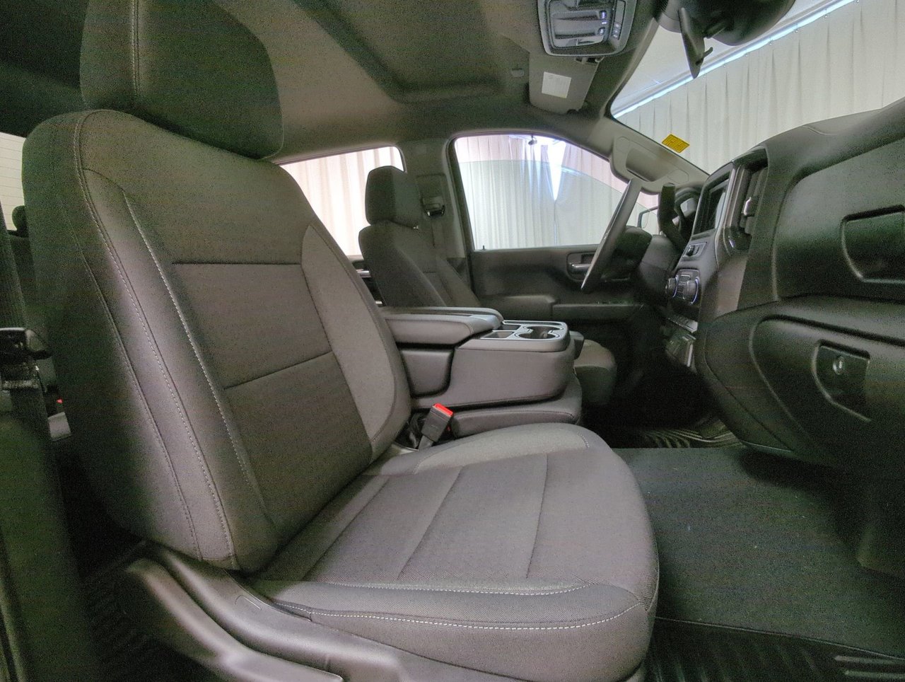 2025 Chevrolet Silverado 1500 Custom-24