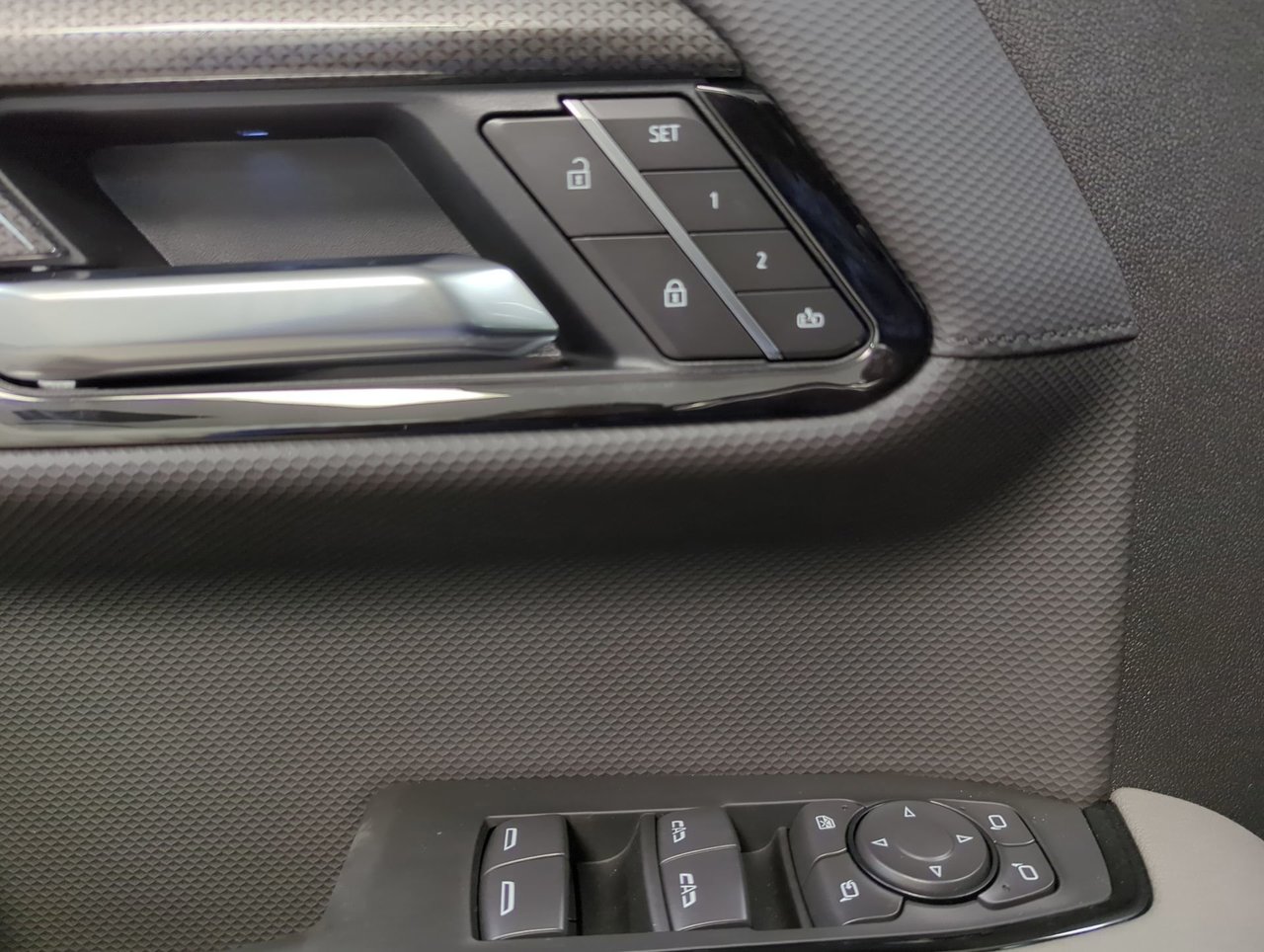 2026 Chevrolet Silverado 1500 ZR2-12